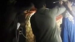 Pakistan'da hamile şarkıcıyı sahnede öldürdüler