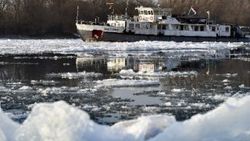 Tuna Nehri buz tuttu