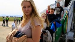 Finlandiya'dan gelen yılın ilk turist kafilesi Antalya'da