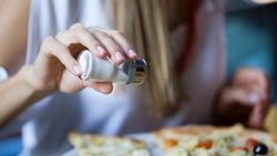 Günde 5 gramdan az tuz tüketin