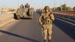 Yasak ilan edilen kentlerde sessizlik hakim