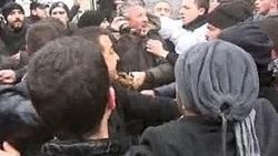 Taksim'de eylem yapan ülkücülere müdahale edildi