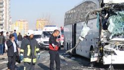 Kayseri'de yolcu otobüsü ile halk otobüsü çarpıştı: 1 ölü