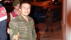 Antalya'da oğlunu öldüren baba ağaç kovuğunda yakalandı