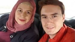 Mustafa Ceceli annesiyle fotoğraf paylaştı