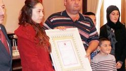 Genelkurmay'dan şehit eşine ev bağışlayan sıvacıya davet