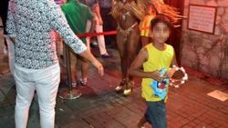 Marmaris'te gece dilendirilen çocuk operasyonu