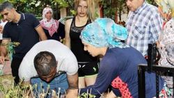 Evi yanan yeni evli çift şoka girdi