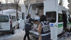 Muş'ta cenaze aracından kaçak sigara çıktı