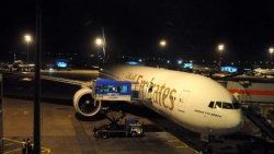 Emirates Havayolları uçağında yolcu hayatını kaybetti