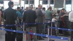 Tuvalet krizi uçuşu iptal ettirdi