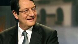 Anastasiadis: Türk askeri çekilmeden çözüm olmaz