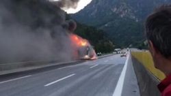 Mersin’de seyir halindeki yolcu otobüsü yandı