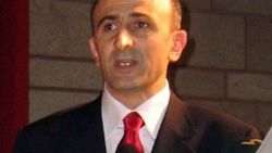 Eminağaoğlu da ezandan rahatsız oldu