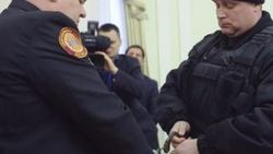 Ukrayna'da bakan ve yardımcısı canlı yayında tutuklandı