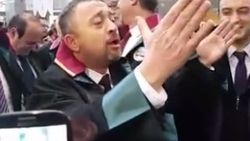 Ümit Kocasakal eylemde Grup Yorum şarkısı söyledi
