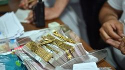 Mersin'de yaşlı kadın belediye otobüsünde servet unuttu