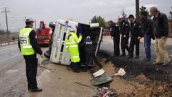 Uşak'ta işçi servisi kaza yaptı: 18 yaralı