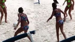 Jelena Karleusa futbol oynadı