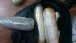 Ticari taksiden 15 kilo uyuşturucu çıktı
