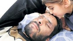 Suriyeli kız: Gözlerimi alıp babama verin