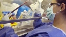 ABD'li profesör AIDS'e çare bulduğunu açıkladı
