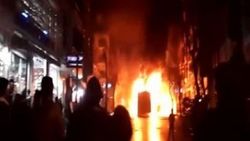 Gazi Mahallesi'nde belediye otobüsü yakıldı