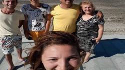 Birlikte son kez objektife gülümsemişler