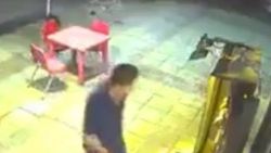 Kızarmış tavuk çalan adam VİDEO