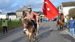 Belçika'nın Türk köyünde karnaval coşkusu