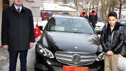 Vali tweet atan öğrenciyi makam aracıyla okula bıraktı