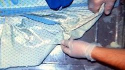 Yolcu valizden 5 kilo 80 gram eroin çıktı