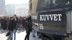 Van'da gösteri ve yürüyüşler yasaklandı