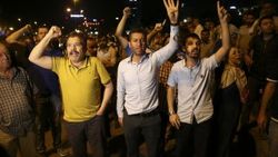 Askeri kalkışmaya yurt çapında tepkiler