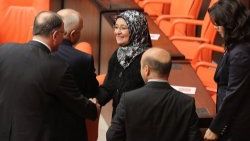 Başörtülü vekiller dünya basınında
