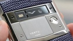 Vertu'nun yeni lüks telefonu 22.500 lira