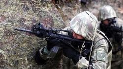 Hakkari'de PKK'lıların yaraladığı operatör şehit oldu