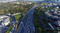 İstanbul’da okulların açıldığı ilk gün oluşan trafik görüntülendi