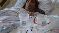 Vücudundaki iğneler 66 yıl sonra çıkarıldı
