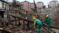 Çankaya Belediyesi kaçak binaları yıkıyor