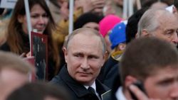 Putin 'Ölümsüz Alay' yürüyüşüne katıldı