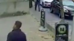 Çatalca'da bir adam yolda çarpıştığı kadını yumrukladı