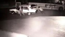 Otomobili iterek çaldılar