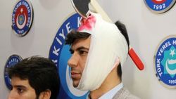 Bursa'da öğretmenlerden baltalı eylem