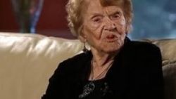 Tecavüze uğradı, evlatlık verdiği kızını 77 yıl sonra buldu