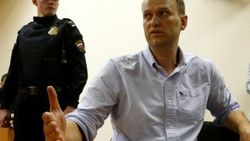 Rusya'nın muhalif lideri Navalny'e hapis cezası