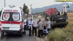 Kazada yaralanan görevliler para yüklü aracı bırakmadı