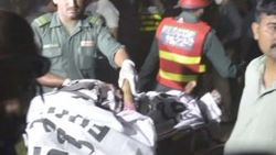 Pakistan'da bombalı saldırı: 15 ölü