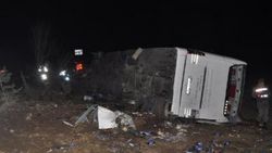 Ankara'da şarampole yuvarlanan otobüste 10 kişi yaralandı