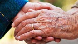 92'lik nine sevgilisi için huzurevinden kaçtı